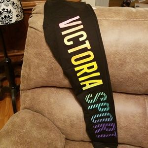 VICTORIA'S SECRET SPORT LEGGINGS W RAINBOW LETTERS